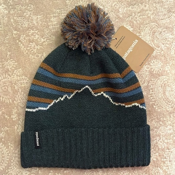 Brand New Patagonia Powder Town Beanie Stripe Knit Smolder Blue Pom Hat - Picture 1 of 16